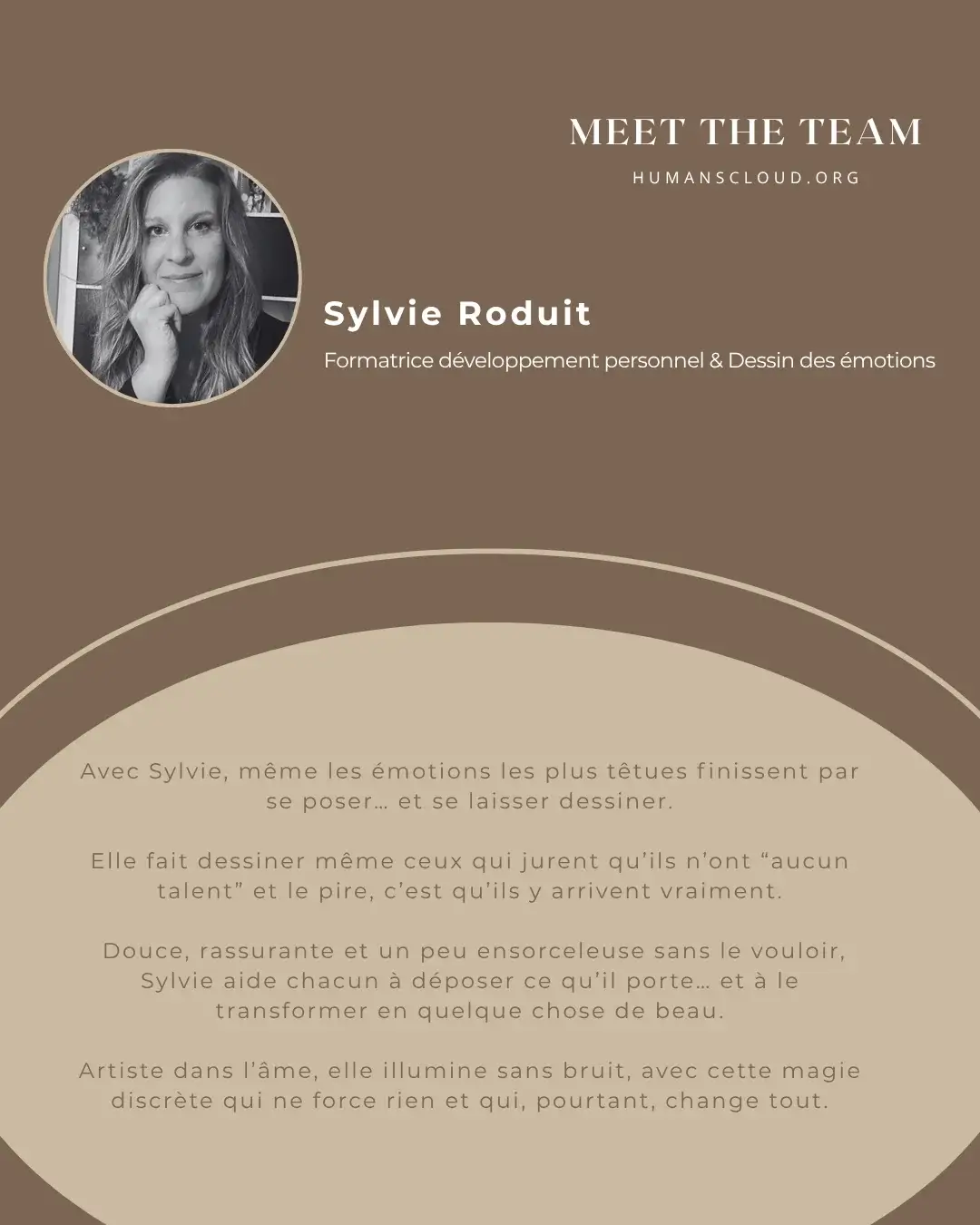 Portrait de Sylvie Roduit, formatrice Humans Cloud en développement personnel et dessin des émotions, avec son texte de présentation.