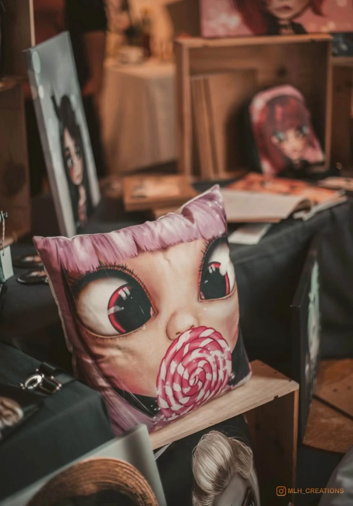 Dessins de Sylvie Roduit COROART imprimés sur des coussins – art numérique et créativité